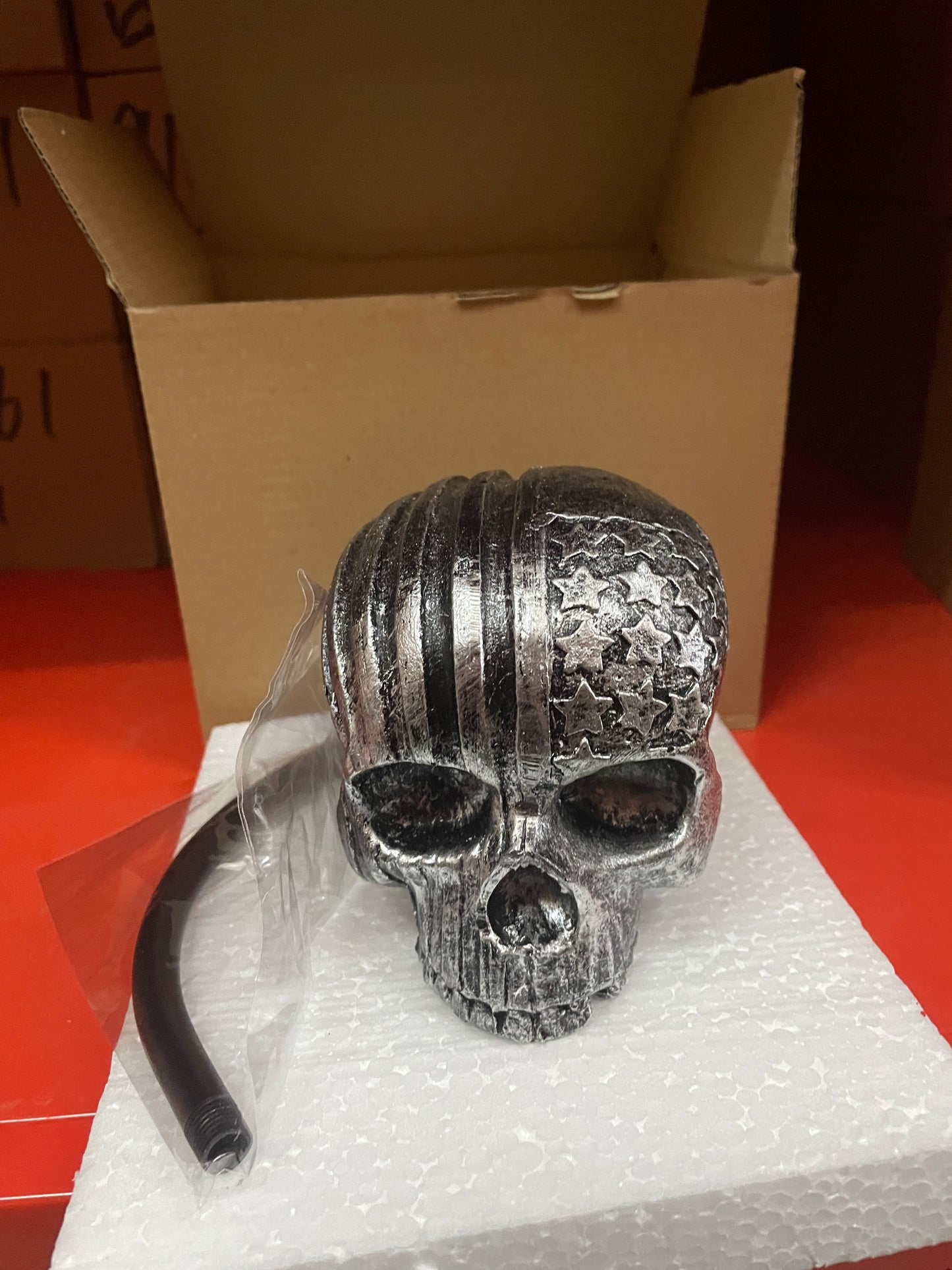 💀💀💀Creative Motorcycle Skull Helmet Holder   Resin ornaments