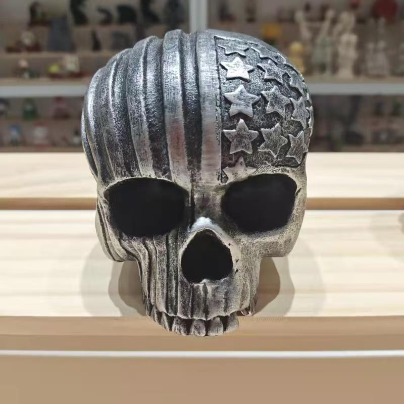 💀💀💀Creative Motorcycle Skull Helmet Holder   Resin ornaments