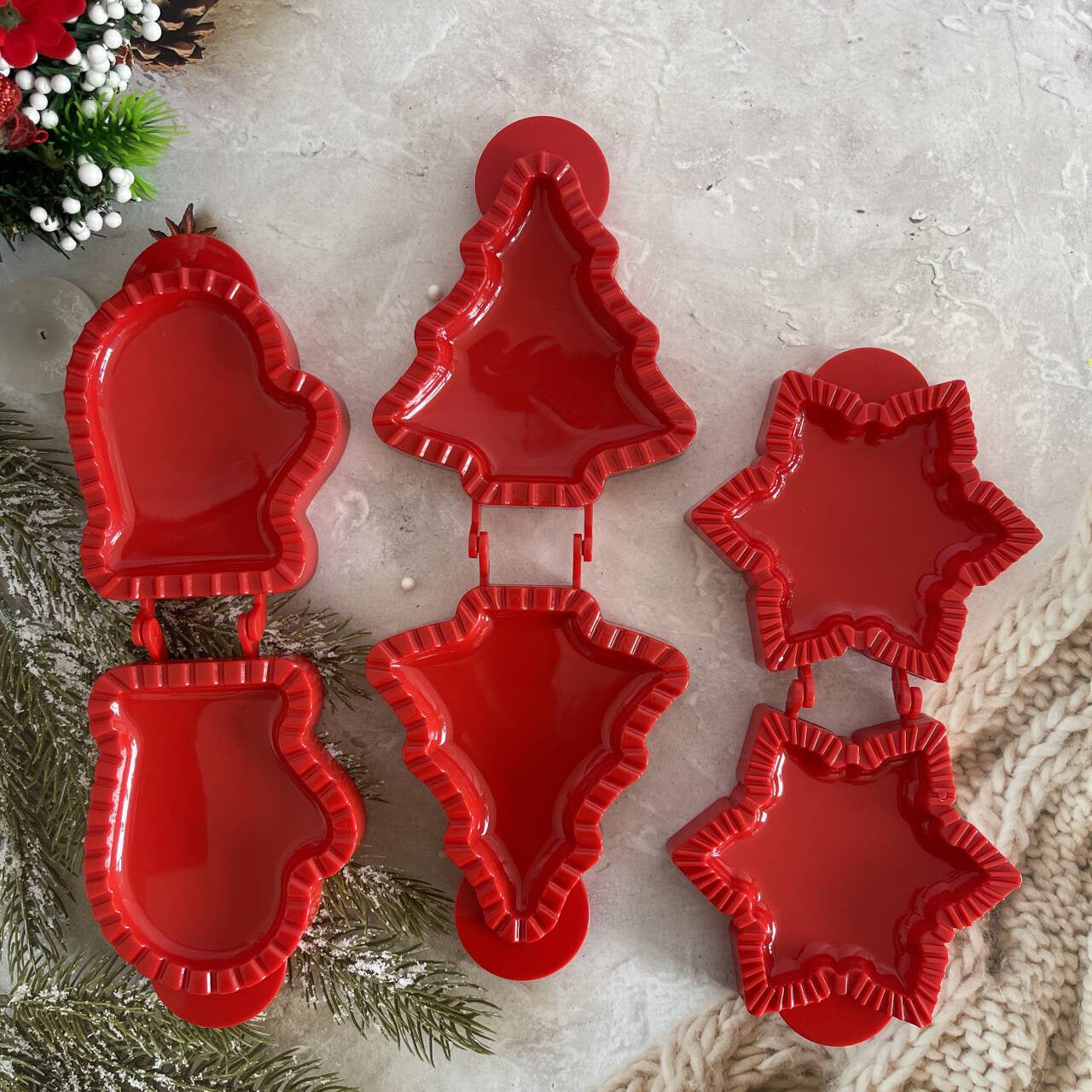 🎄Christmas Hand Pie Molds Set of 3